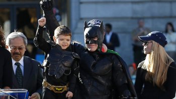 Un enfant de 5 ans vit son rêve : Devenir Batman