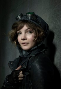 Selina Kyle (Camren Bicondova)