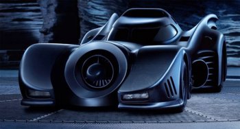 Fan de Batman, il construit sa propre Batmobile