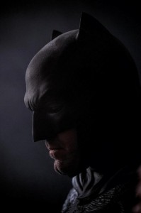 Nouvelle photo officielle de Ben Affleck dans le costume de Batman