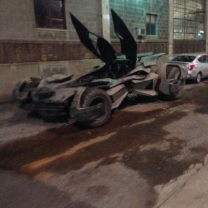 Batman V Superman - La Batmobile vue de l'avant