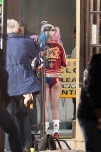 Le costume d'Harley Quinn sous un autre angle