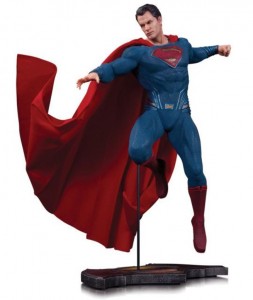 Statuette Superman pour Batman v Superman
