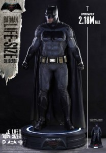 Statue taille réelle de Batman par Hot Toys - Batman V Superman
