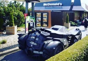 La Batmobile de Batman Arkham Knight à Mc Donald's