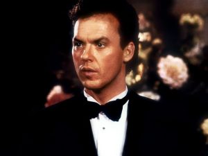 Michael Keaton devient le nouvel interprète de Bruce Wayne. 