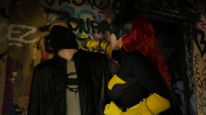 Interrogatoire musclé par Batgirl